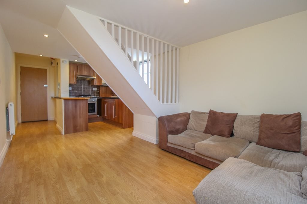 Flat Monthermer Road in Cardiff