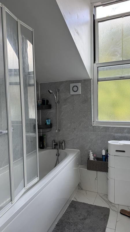 Room Loughborough Road in Greater London