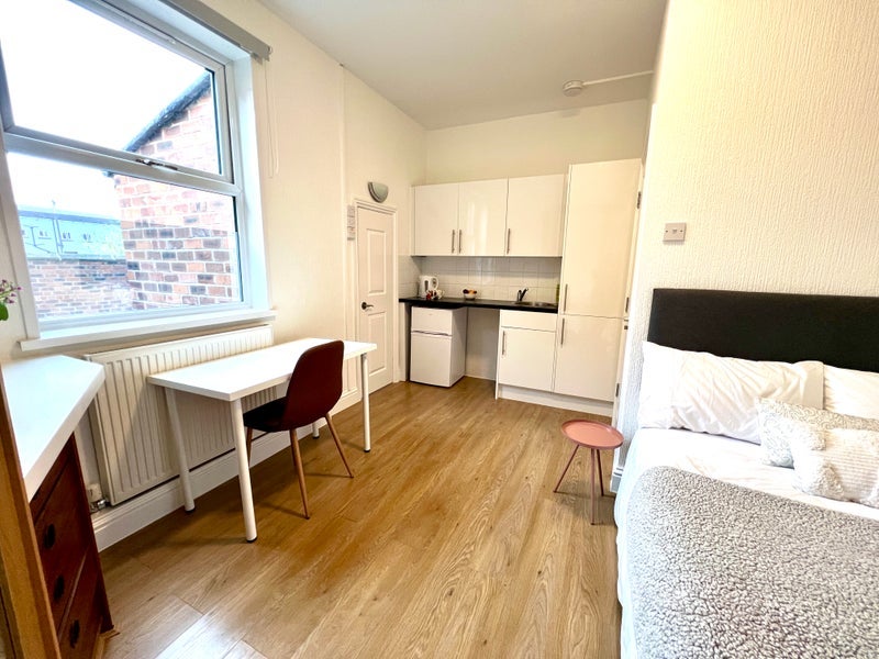 Room Markham Street in Wakefield
