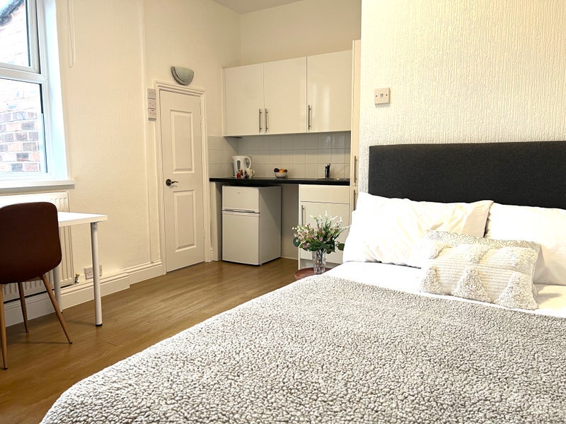 Room Markham Street in Wakefield
