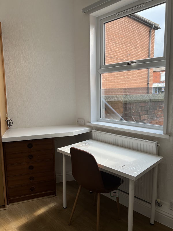 Room Markham Street in Wakefield
