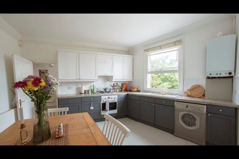 Room Percy Road in Greater London