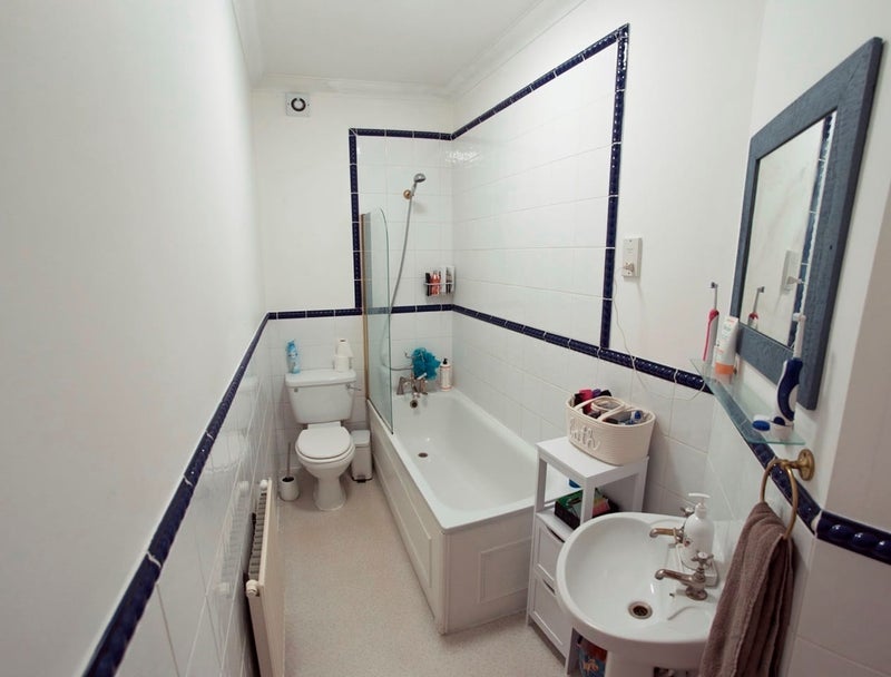 Room Percy Road in Greater London