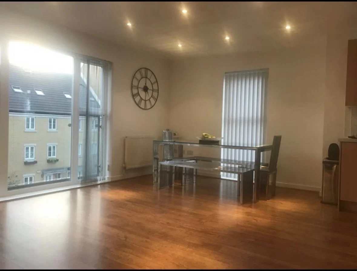 Room Burcher Gale Grove in Greater London