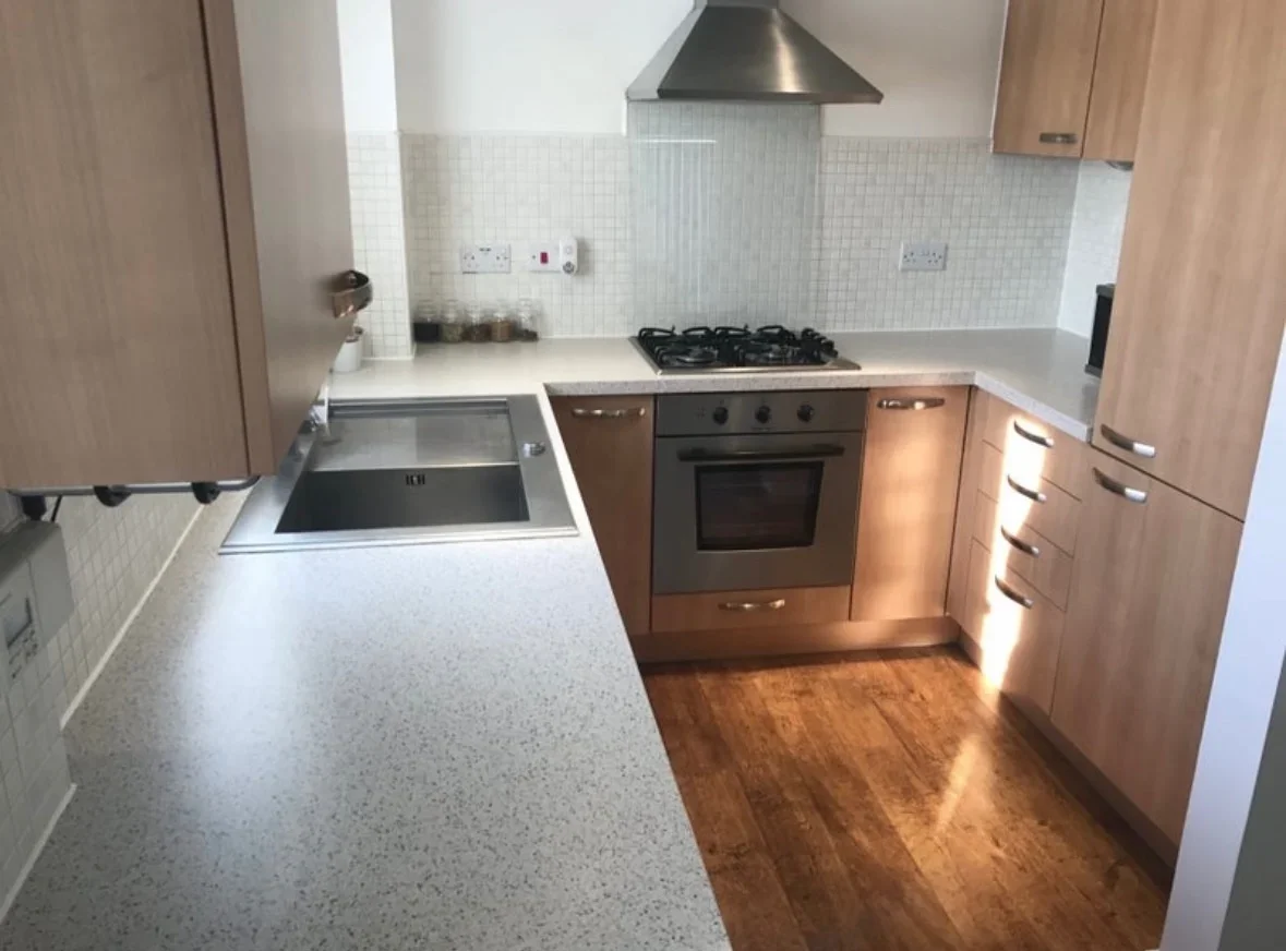 Room Burcher Gale Grove in Greater London