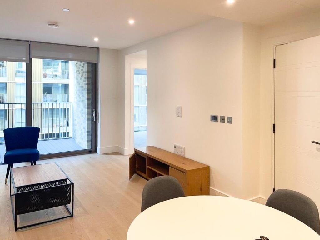 Flat York Road in Greater London