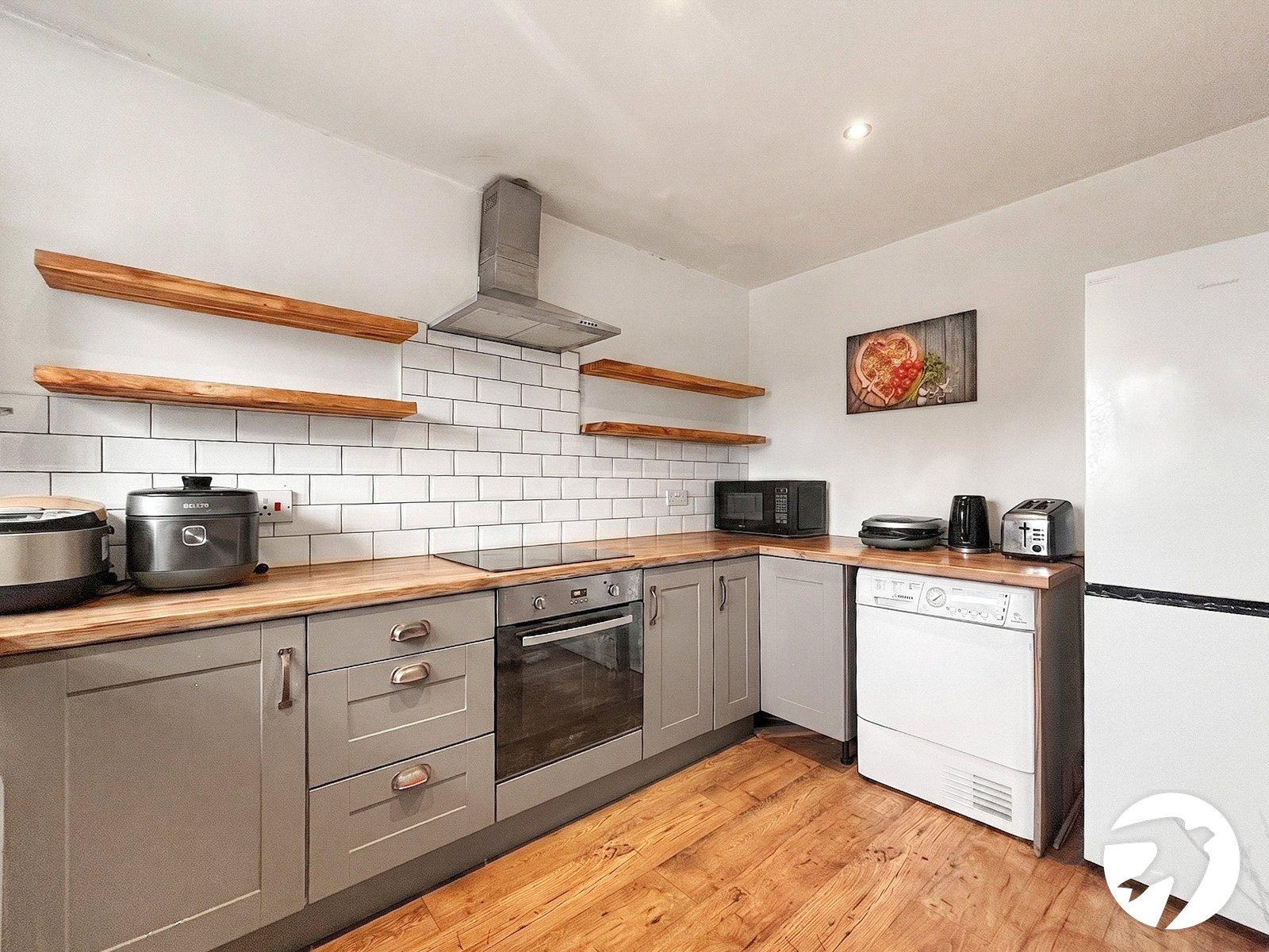 Flat Balmoral Gardens in Greater London