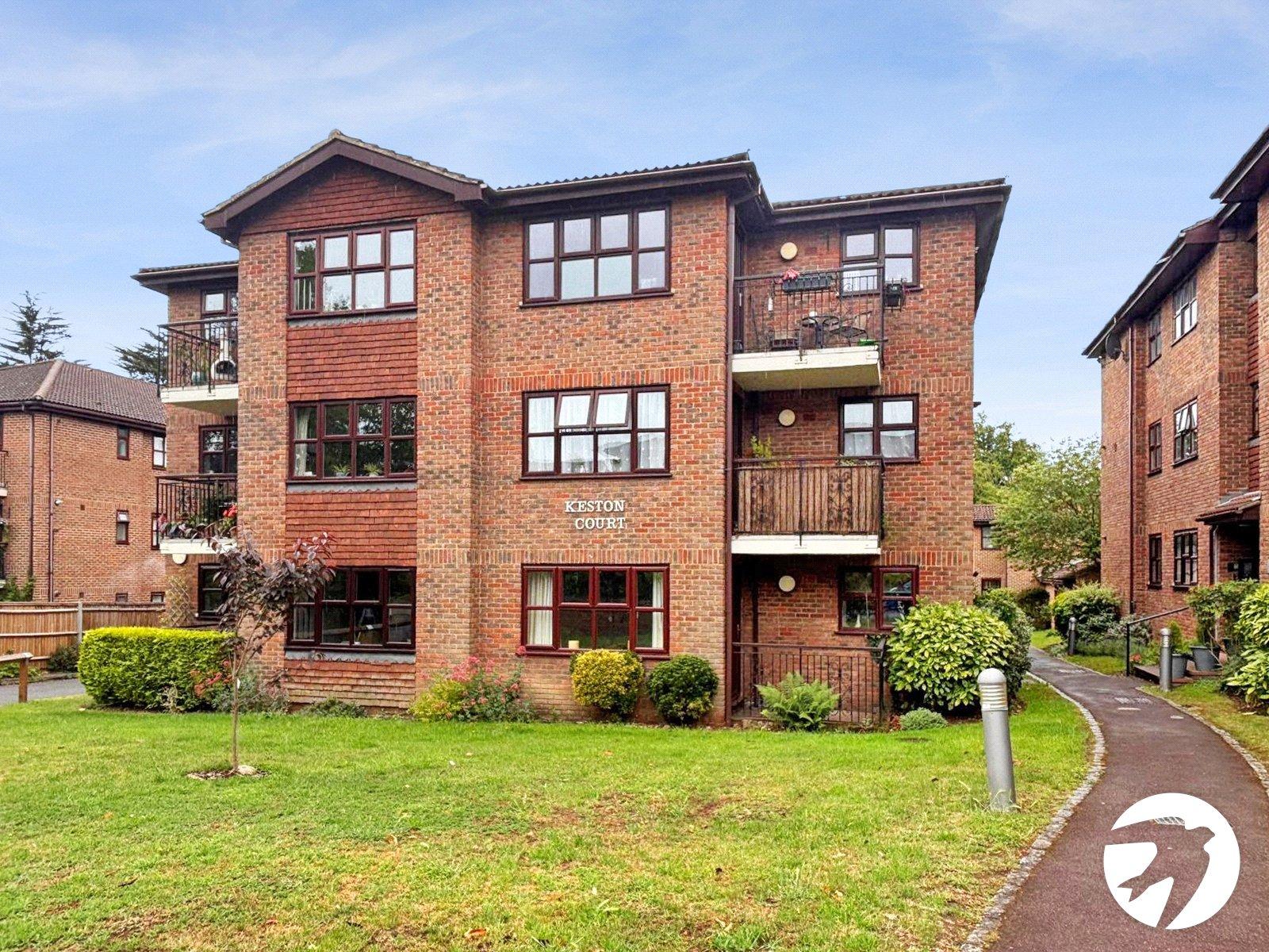 Flat Balmoral Gardens in Greater London
