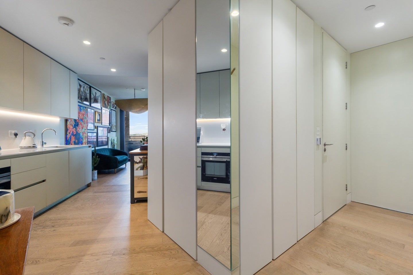 Flat Colville Street in Greater London