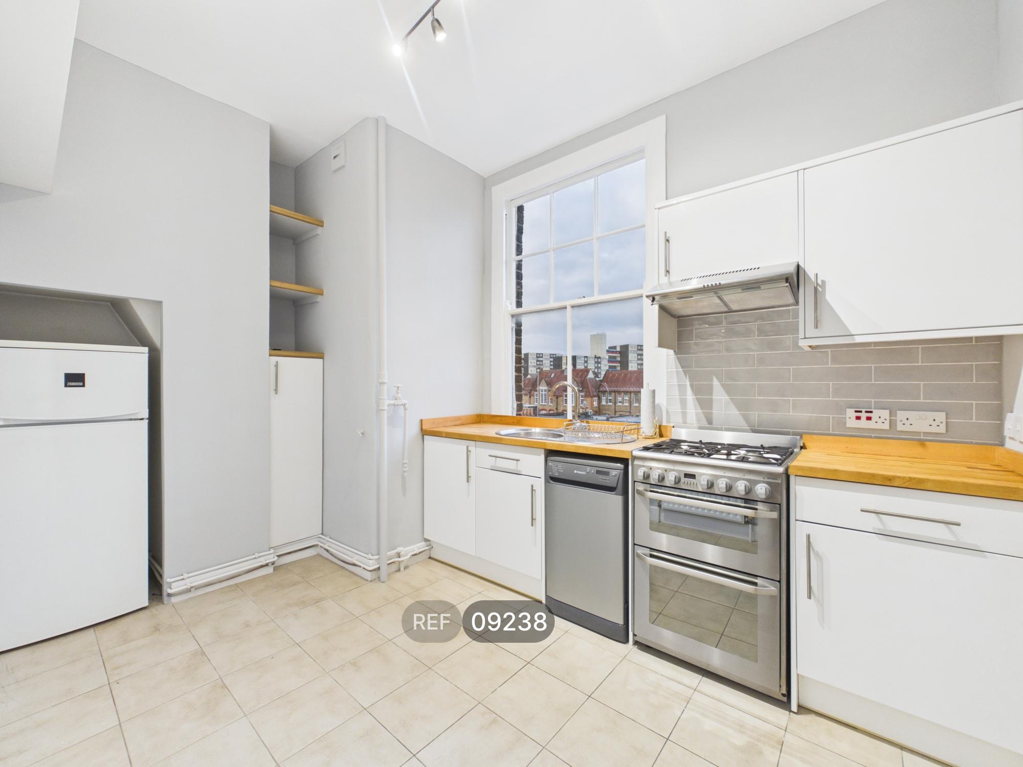 Flat Prince of Wales Drive in Greater London