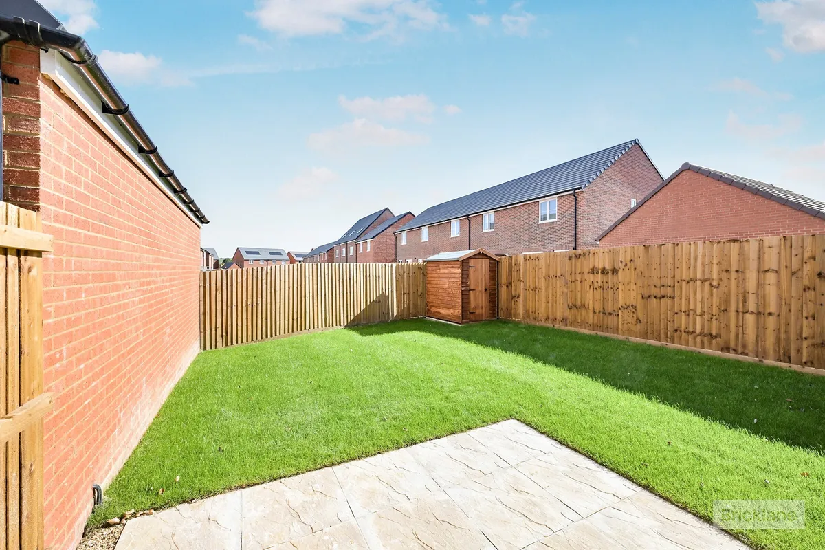 House Eady Drive in Harborough