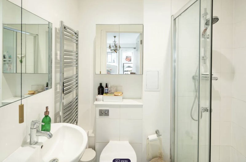 Room Clapham Manor Street in Greater London