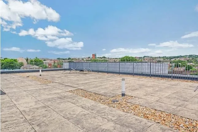 Flat Cavendish Close in Greater London