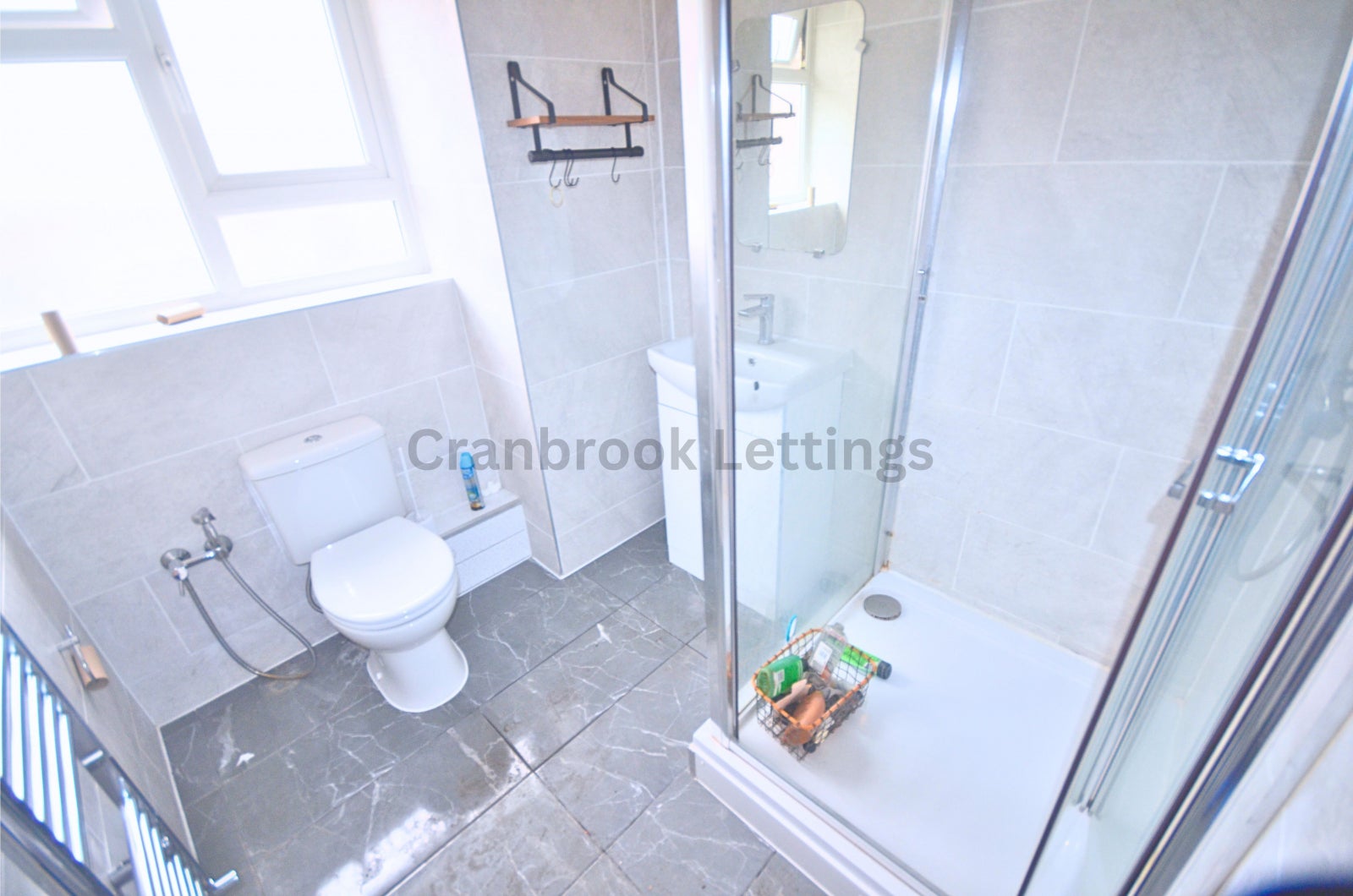Flat Tennyson Avenue in Greater London