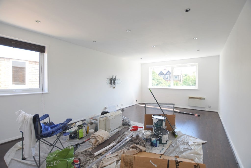 Flat Barton Meadows in Greater London