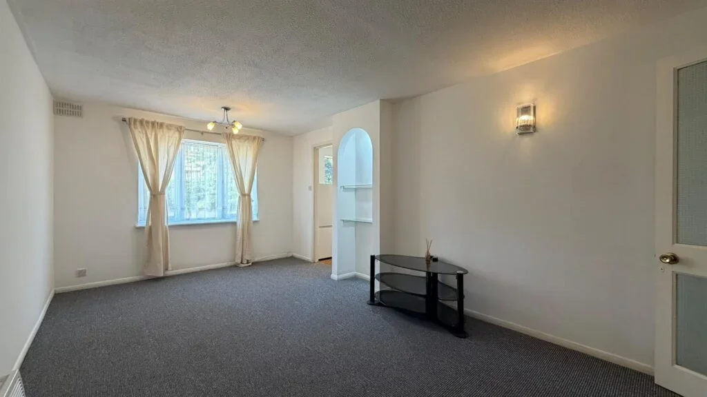 Flat Hardcastle Close in Greater London