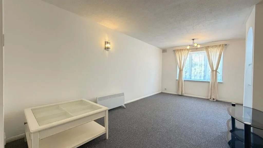 Flat Hardcastle Close in Greater London
