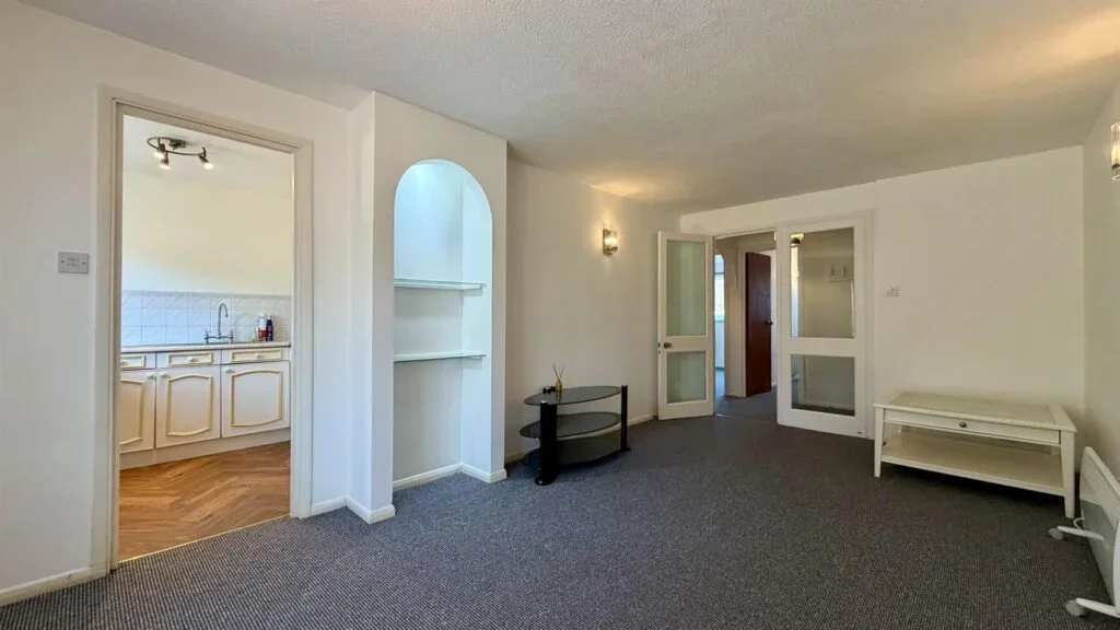 Flat Hardcastle Close in Greater London