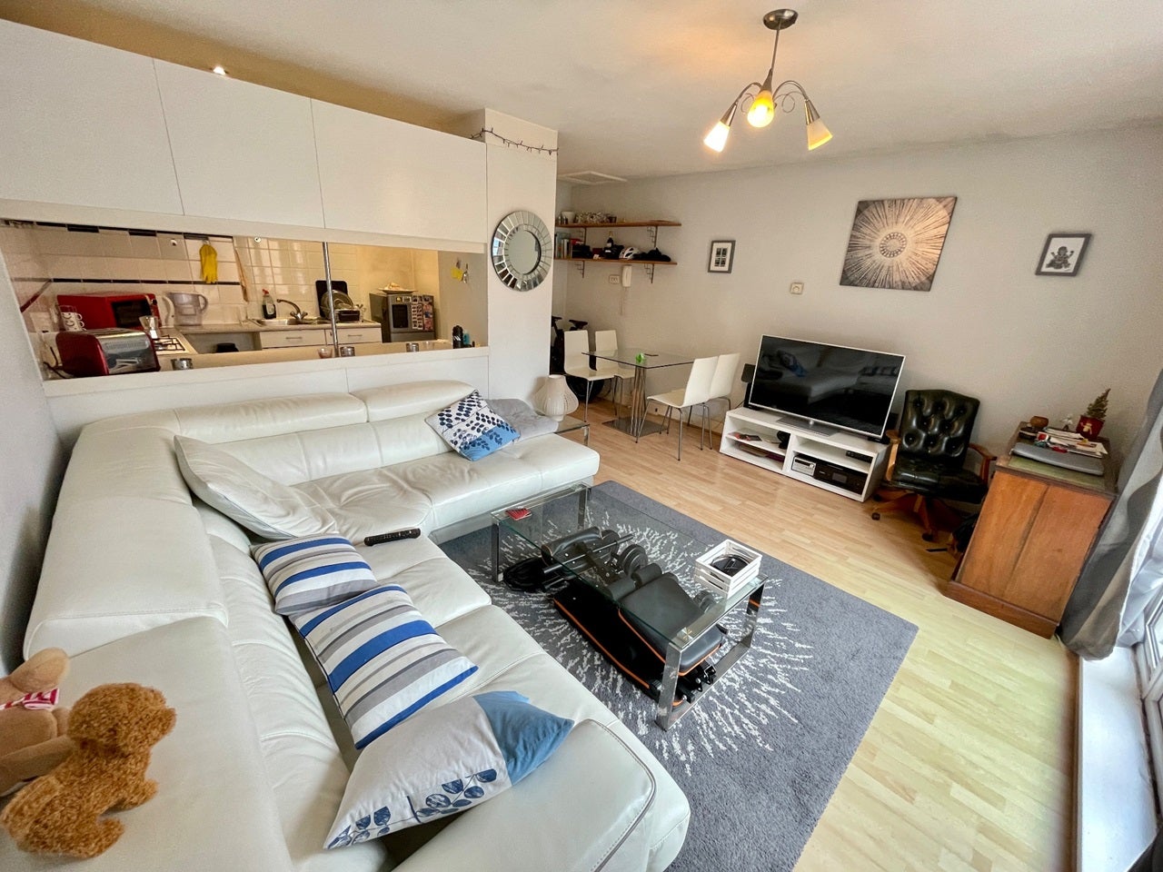 Flat Clarence Street in Greater London