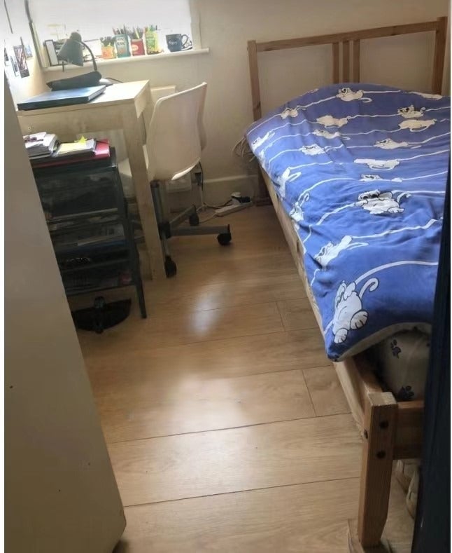 Flat Steventon Road in Greater London