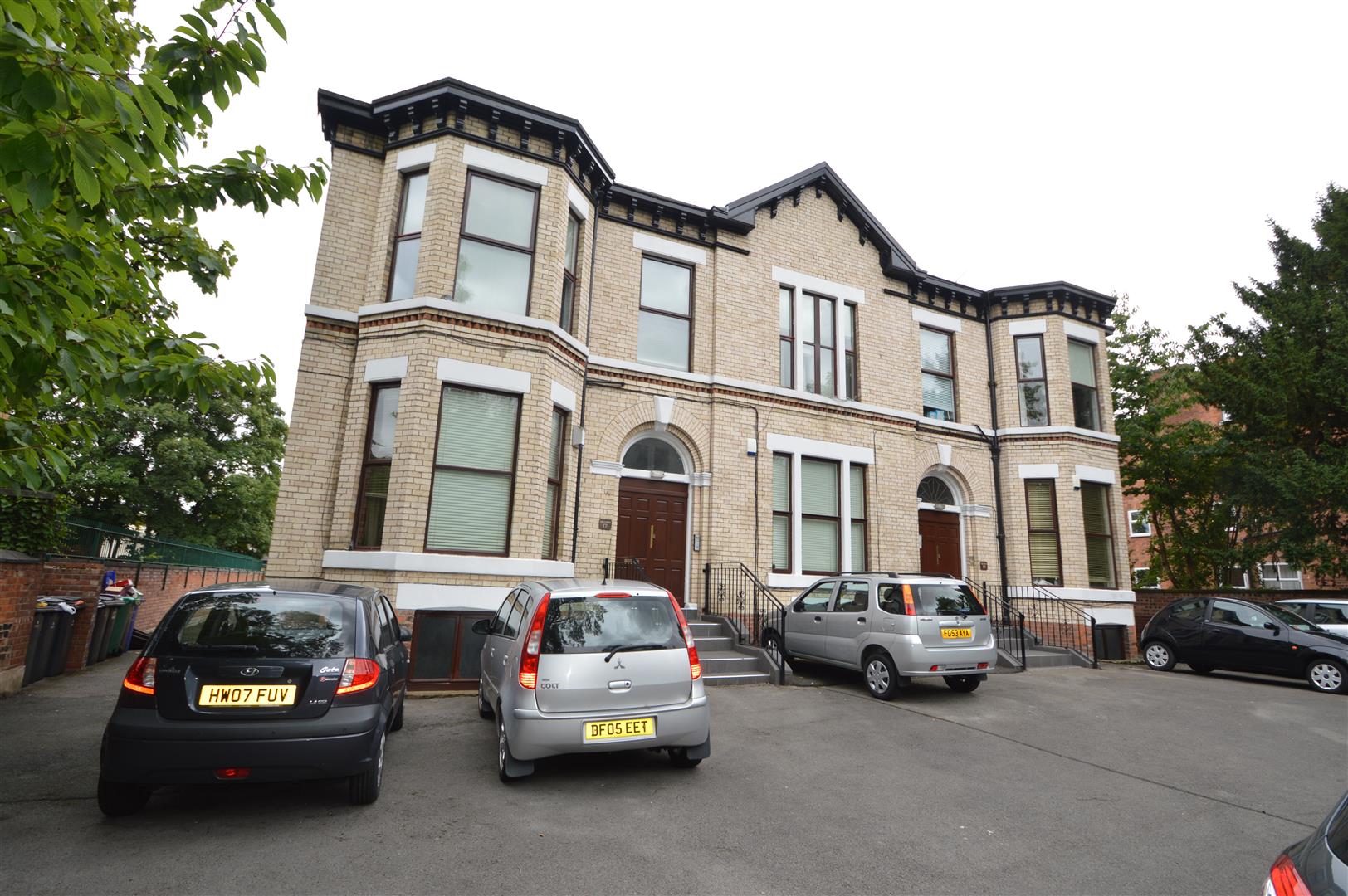 Flat Palatine Road in Manchester