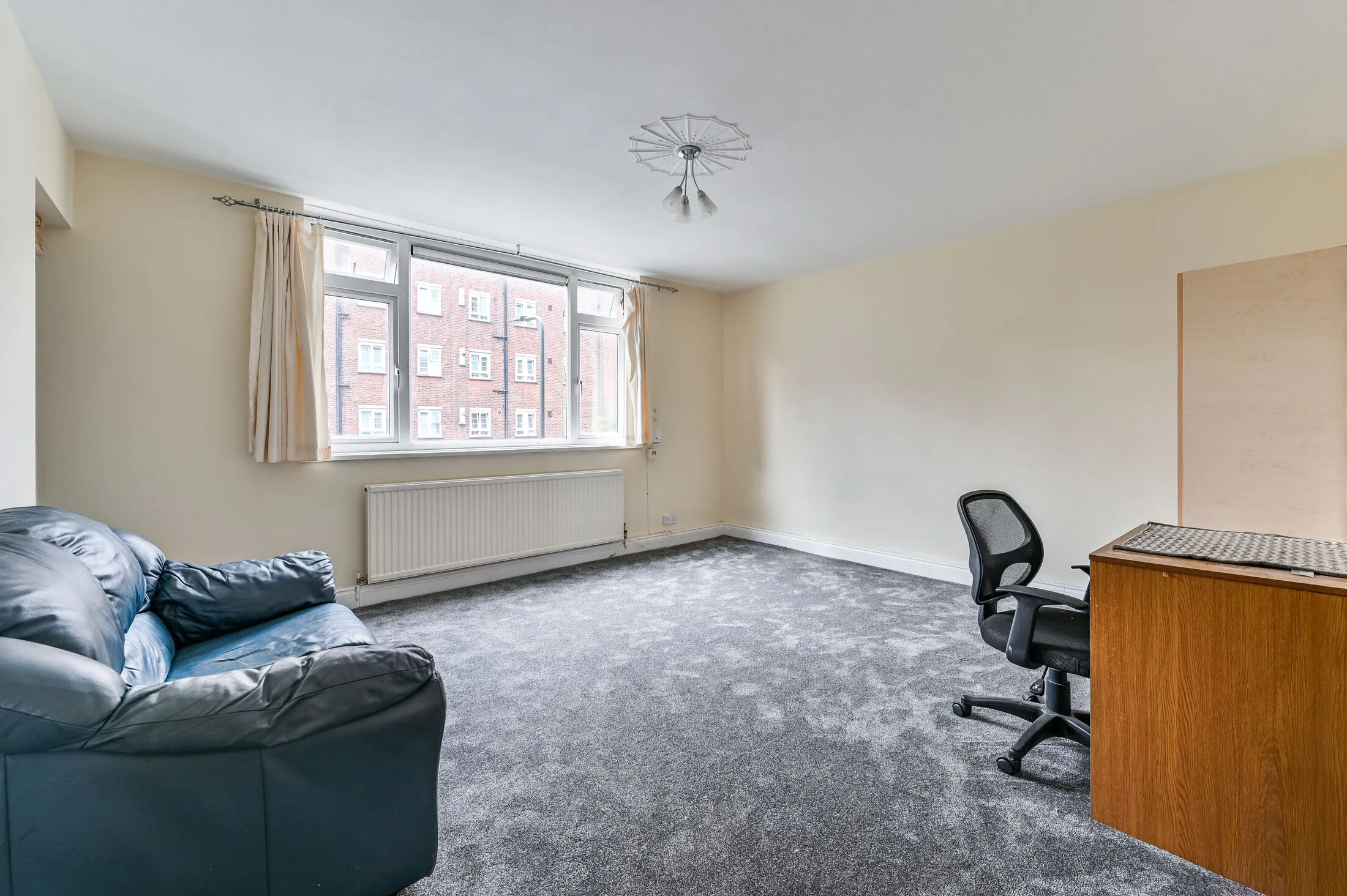 Flat Lewis Street in Greater London