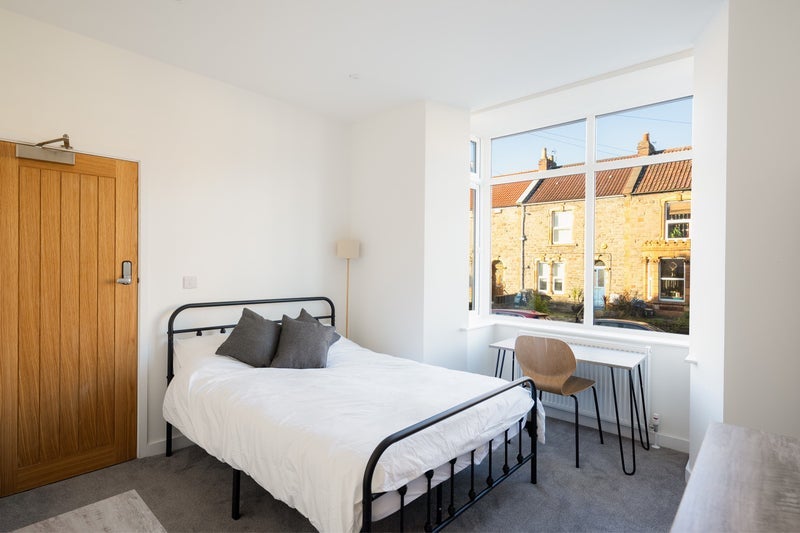 Room Thicket Road in Bristol