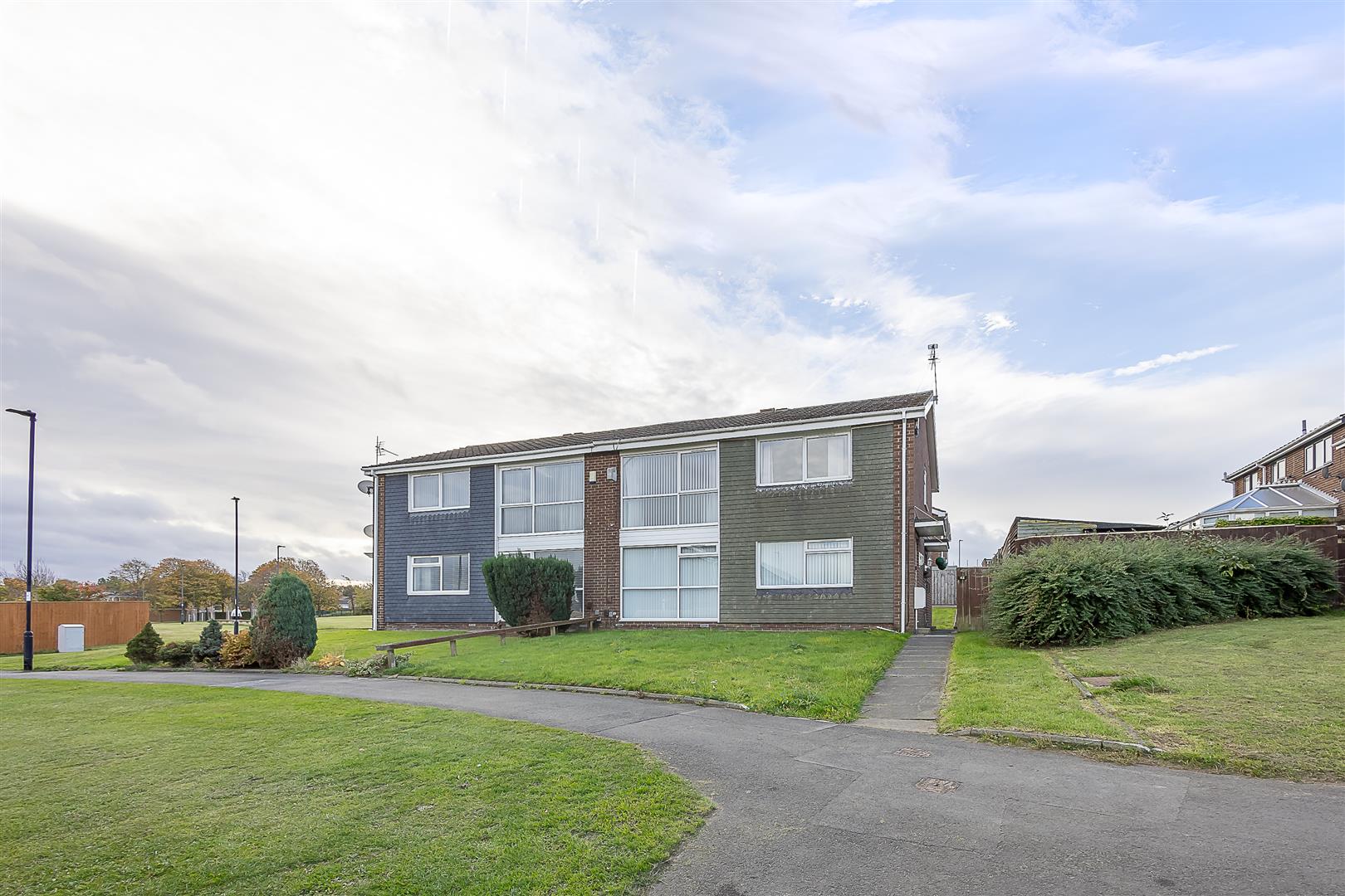 Flat Knightside Gardens in Gateshead