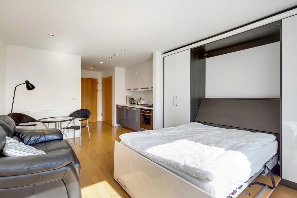 Flat Conington Road in Greater London