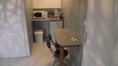 Chambre Rue des Écoles à Pendé