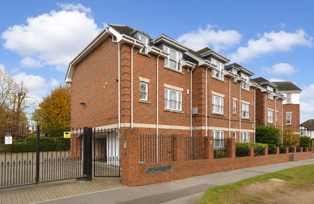 Flat Broomfield Road in Chelmsford