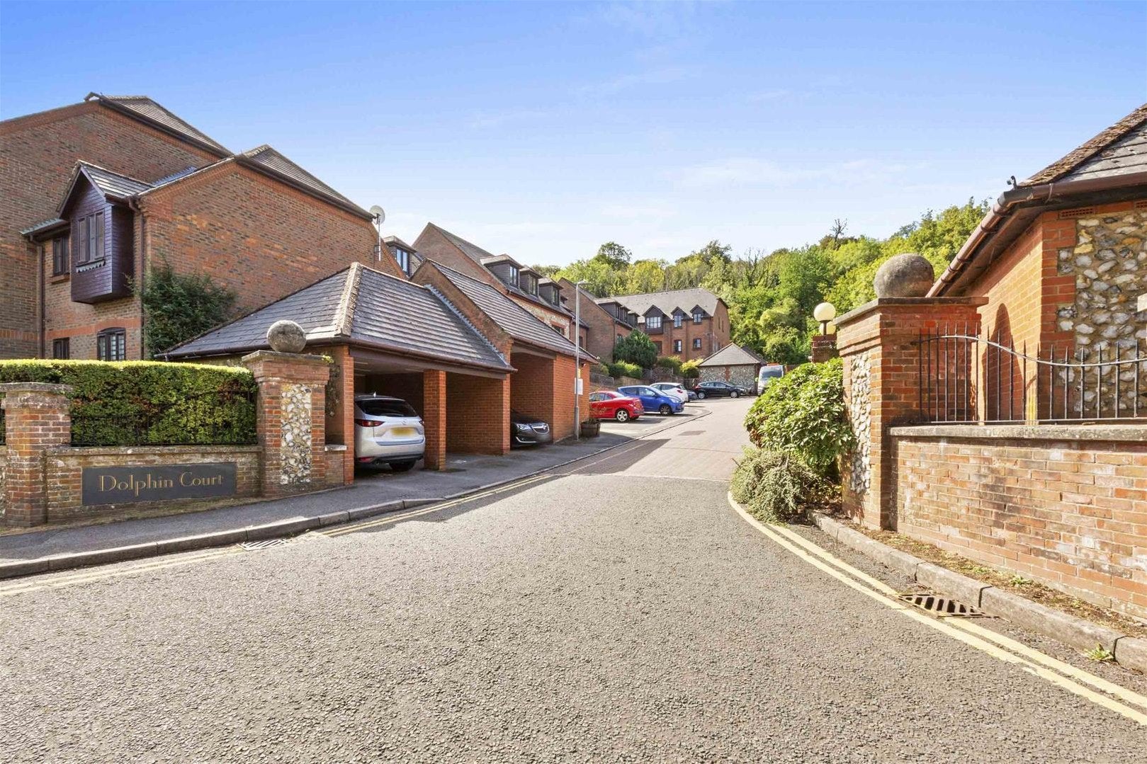 Flat Kingsmead Road in Flackwell Heath
