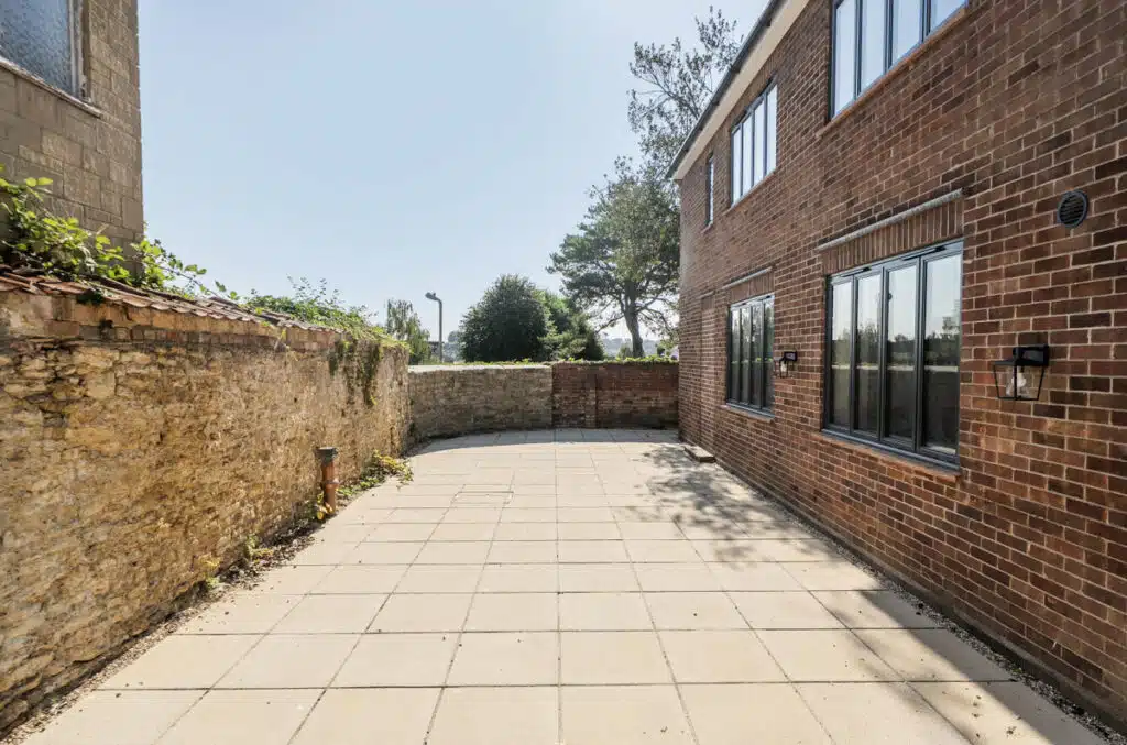 Flat North Lane in Yeovil