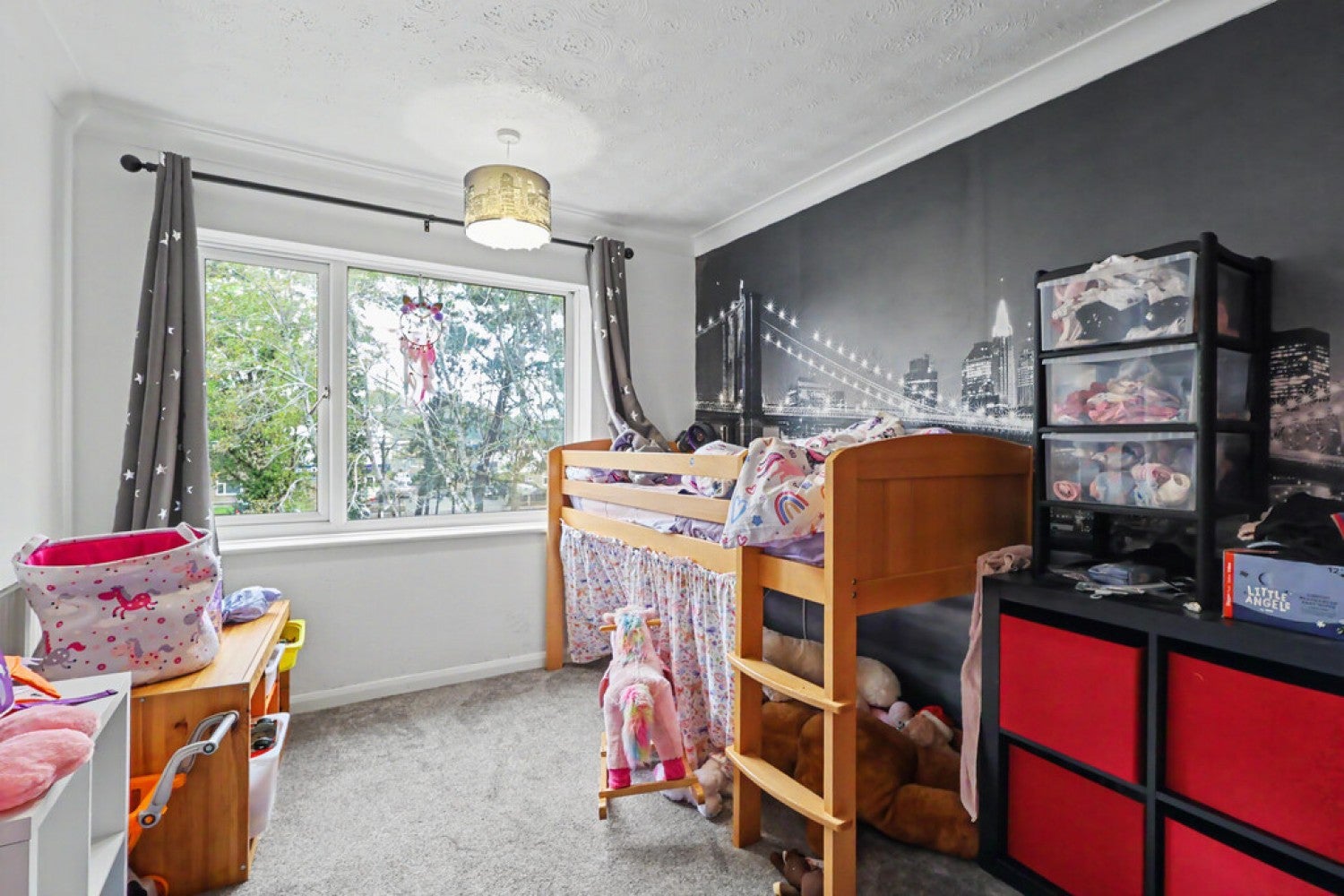 Flat Dawkins Road in Poole