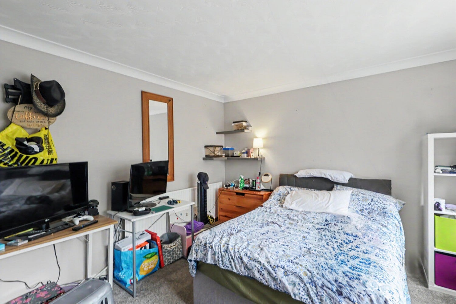 Flat Dawkins Road in Poole