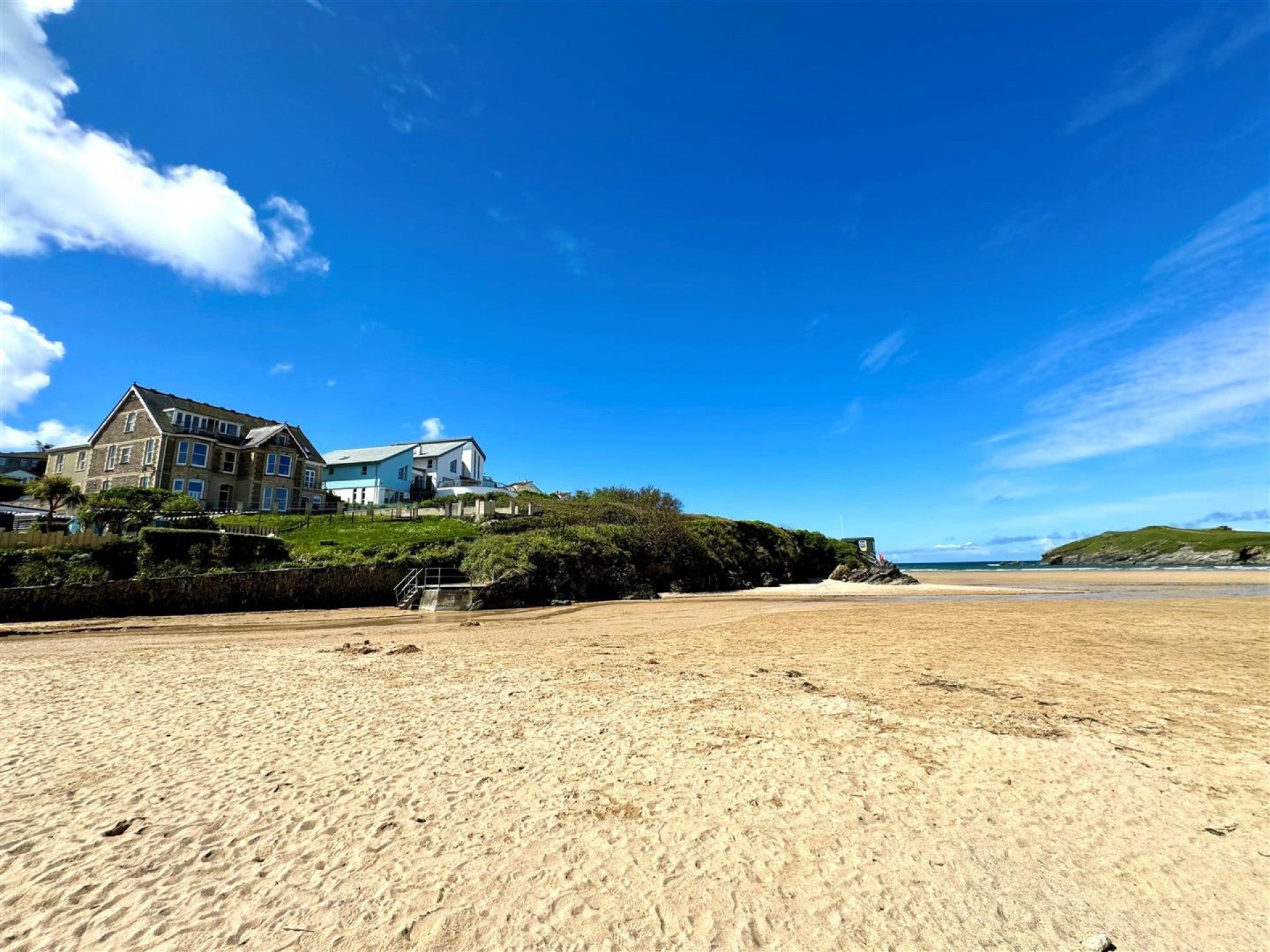 Flat Porth Beach Road in Newquay