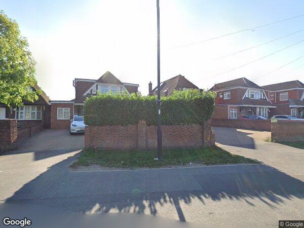 Flat London Road in Slough