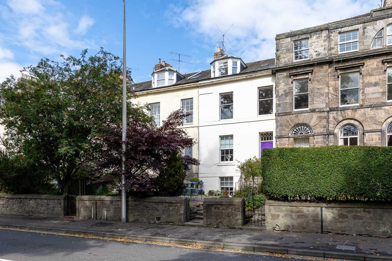 Flat Marshall Place in Perth