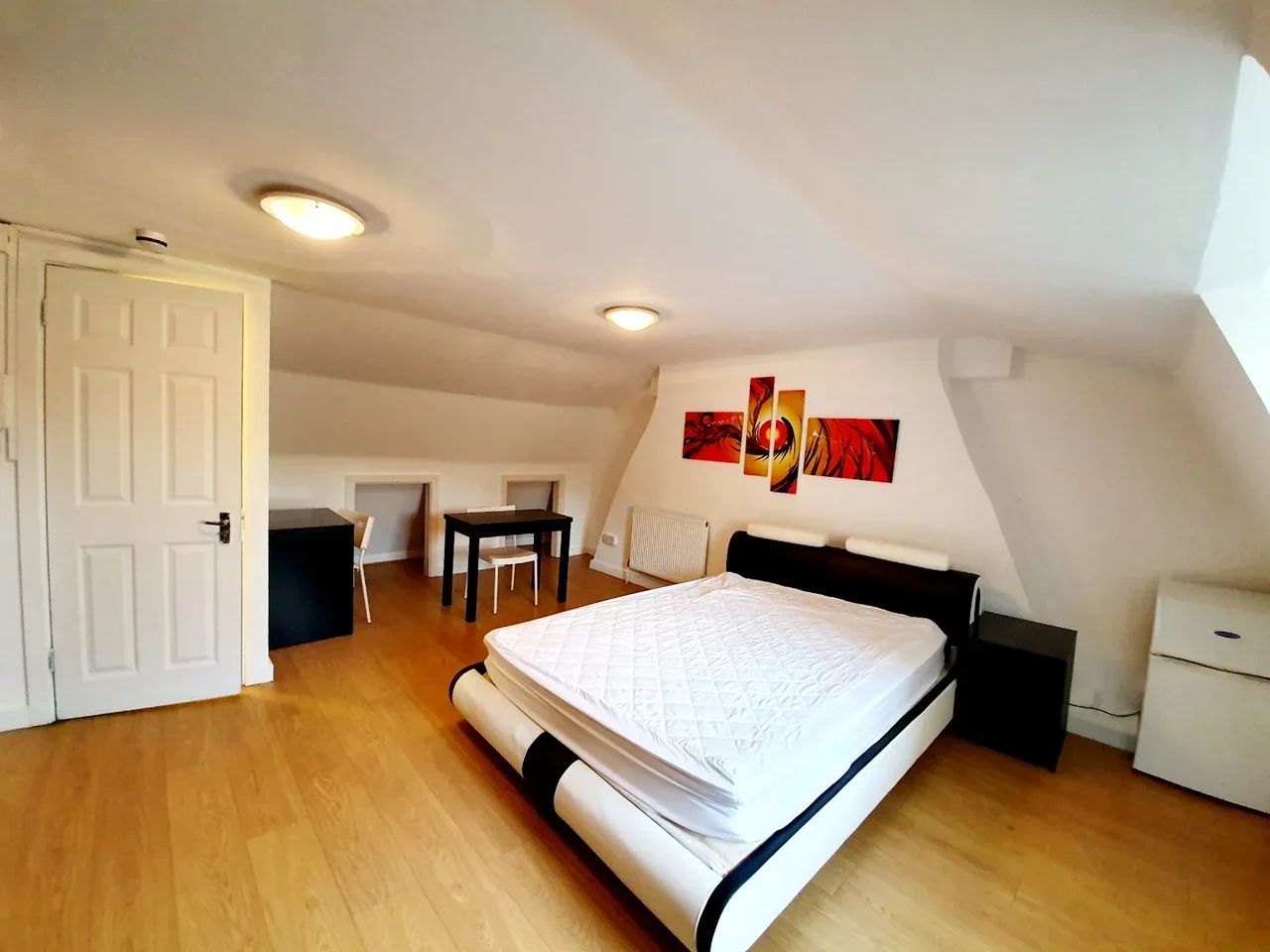 Room Rotherhithe New Road in Greater London
