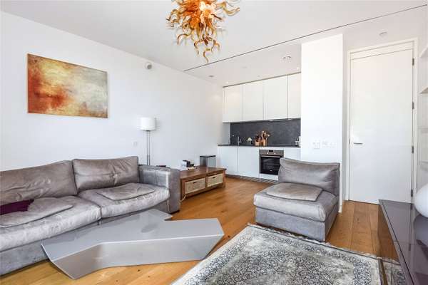 Flat Bankside in Greater London