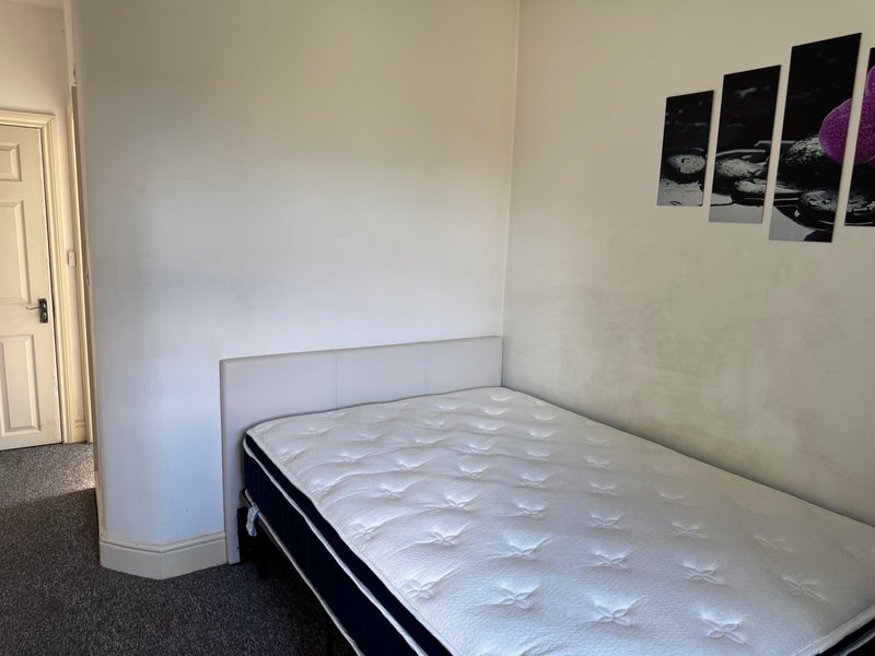 Room Chesterfield Gardens in Greater London