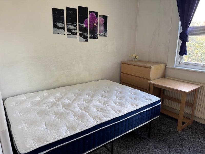 Room Chesterfield Gardens in Greater London