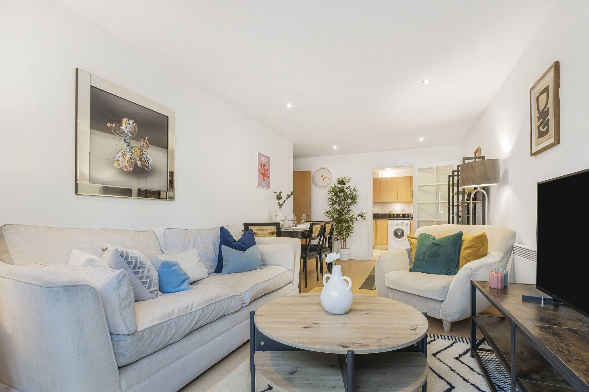 Flat Kingsland Road in Greater London