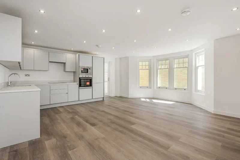 Flat Ambleside Avenue in Greater London