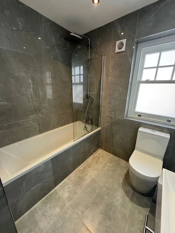 Flat Ambleside Avenue in Greater London