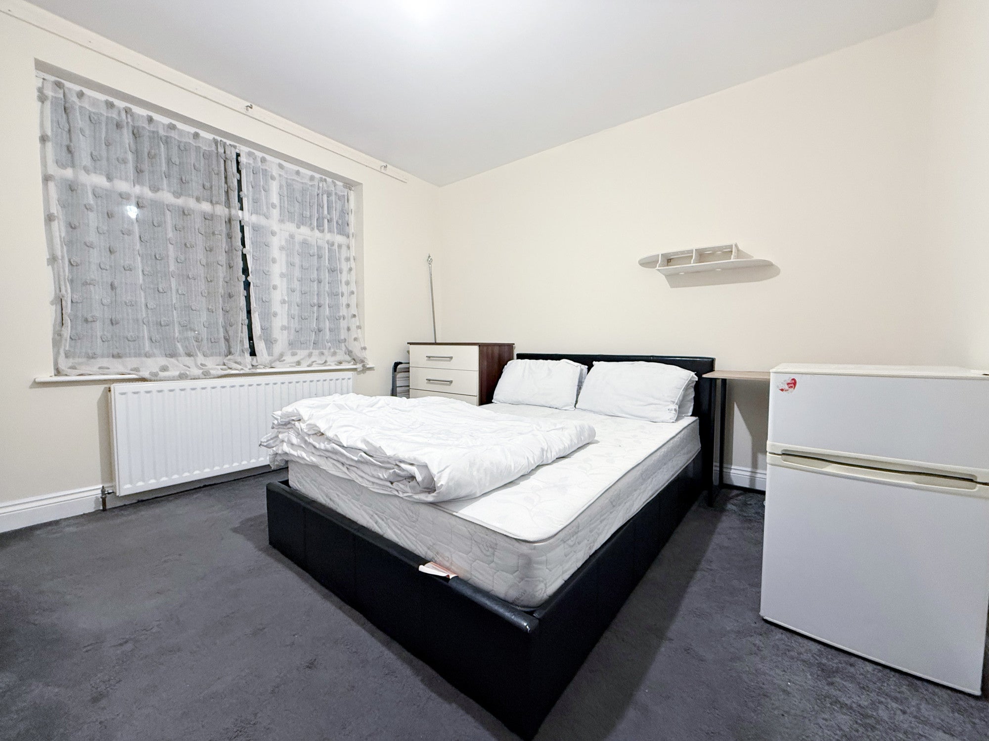 Flat Kingsley Road in London