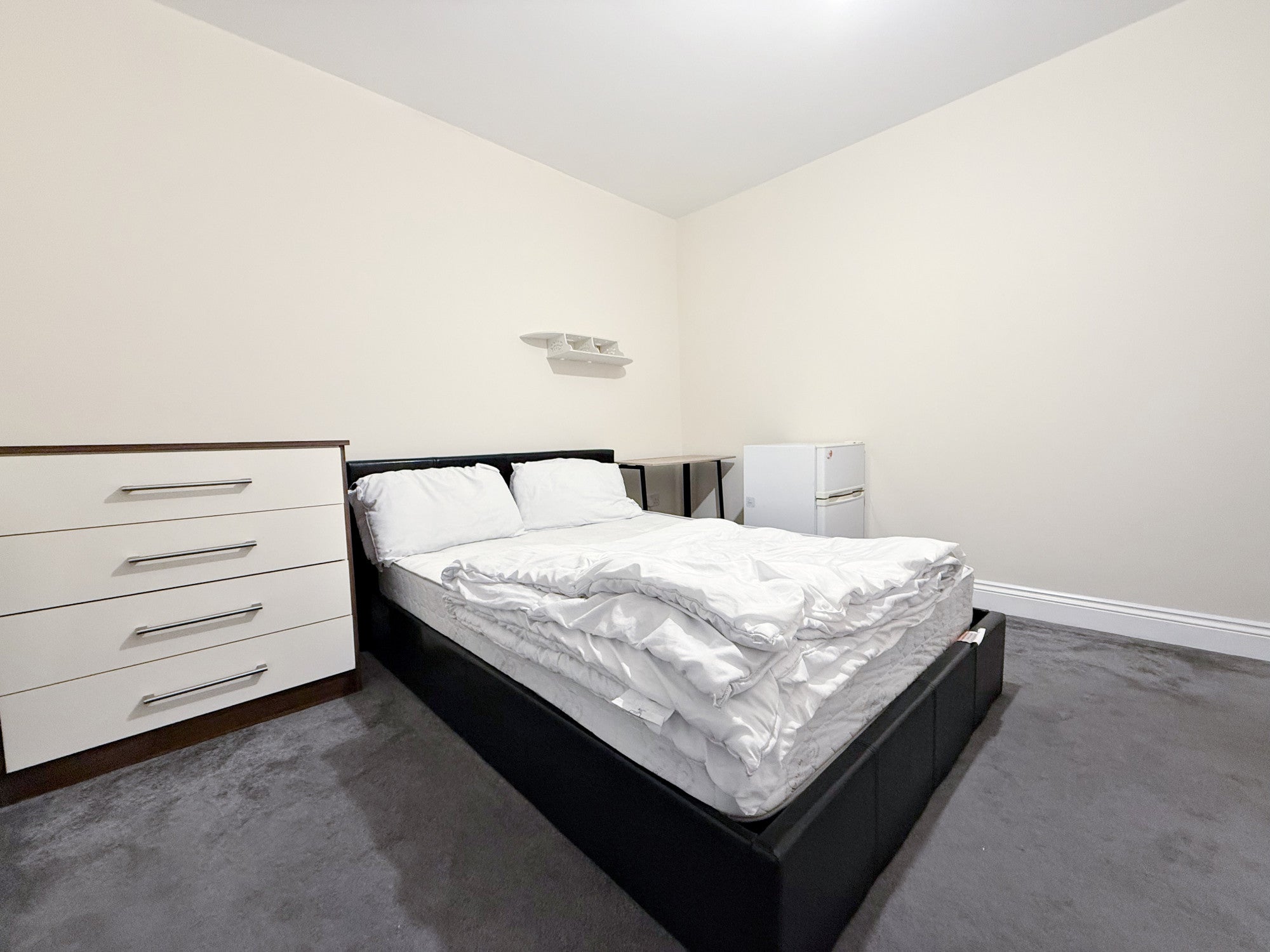 Flat Kingsley Road in London