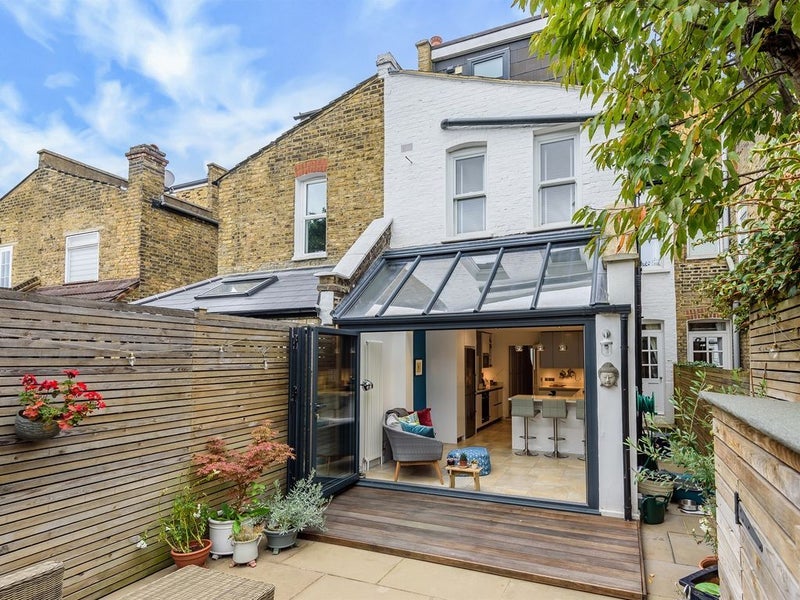 House Ravensbury Road in Greater London