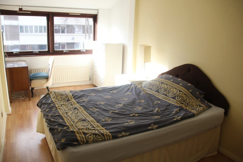 Room Willington Road in Greater London