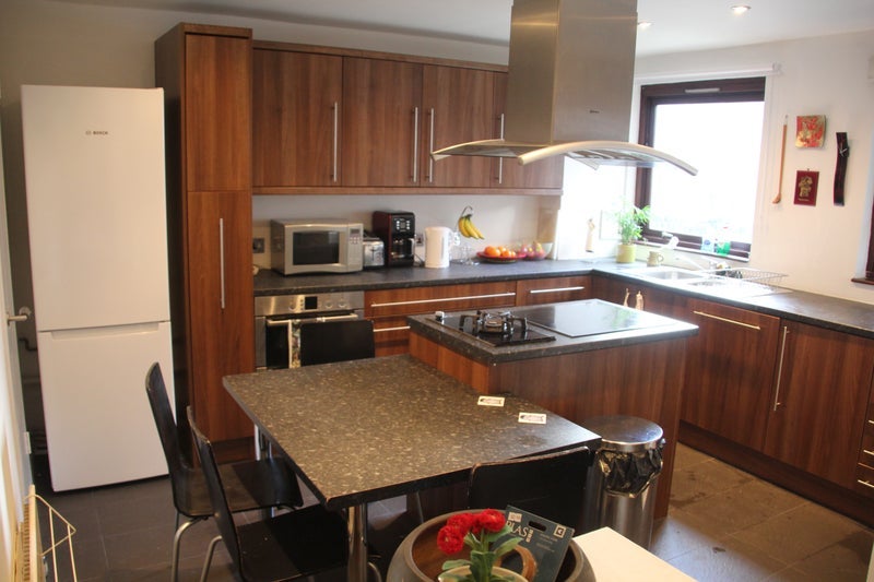 Room Willington Road in Greater London